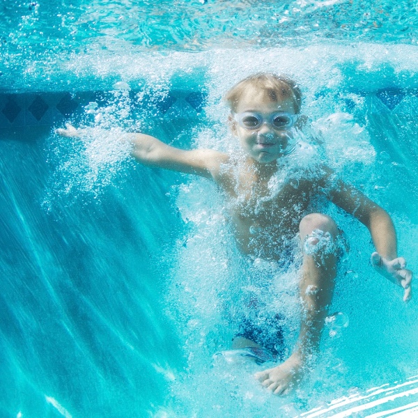 Lunettes de vue enfant pour la piscine - natation - Opticien Vue d